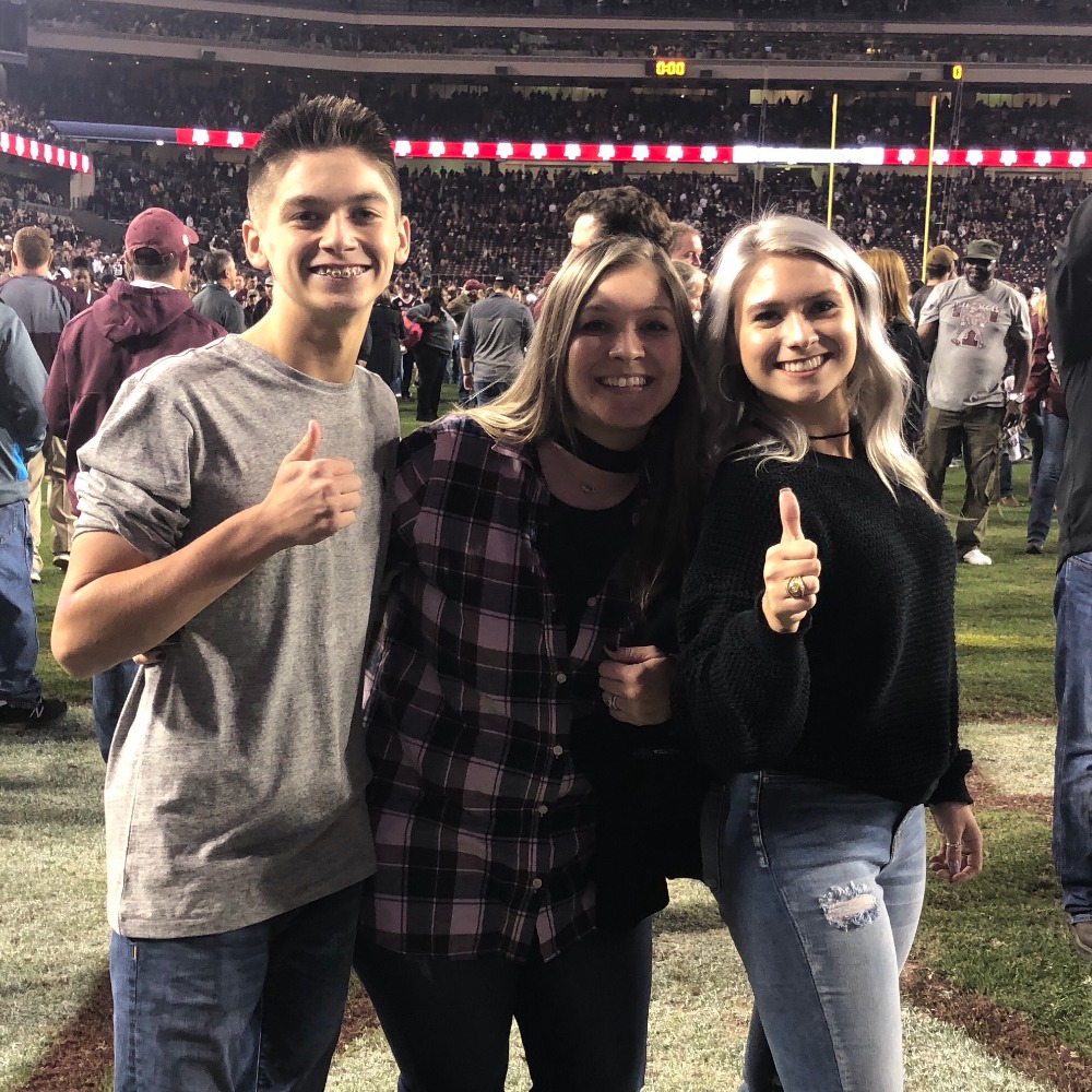 Meet your Posher, Courtney